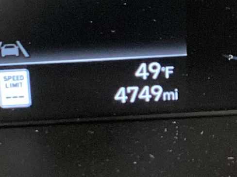 Certified 2025 Hyundai Elantra Sport image 27