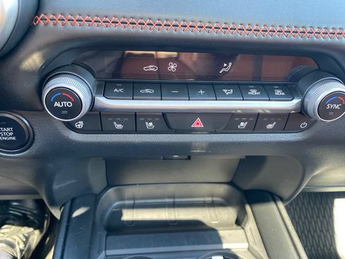 Certified 2025 MAZDA CX-50 Meridian Edition w/ Apex Package AWD/4WD image 12