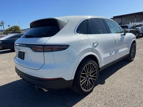 Used 2021 Porsche Cayenne AWD/4WD image 5