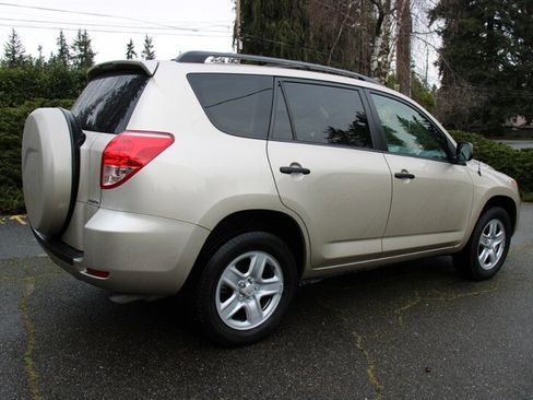 Used 2007 Toyota RAV4 4WD image 3