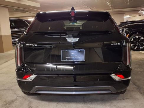 New 2026 Cadillac Optiq Luxury 1 RWD image 9