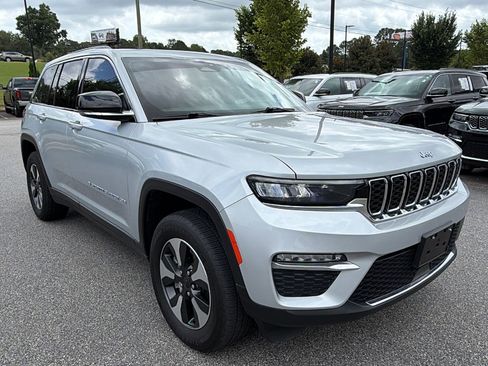 Used 2023 Jeep Grand Cherokee 4WD 4xe image 5