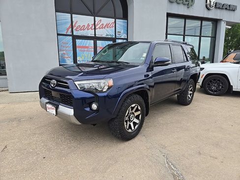 Used 2020 Toyota 4Runner TRD Off-Road Premium w/ Moonroof Package AWD/4WD image 4