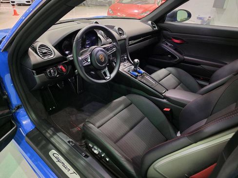 Used 2023 Porsche 718 Cayman w/ Premium Package RWD image 13