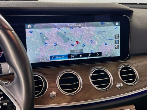 Used 2022 Mercedes-Benz E 350 Sedan image 13