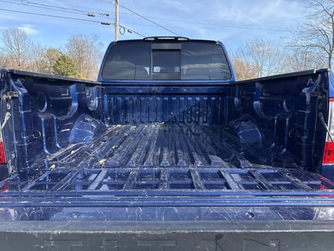 Used 2021 Nissan Titan SV w/ SV Convenience Package image 26