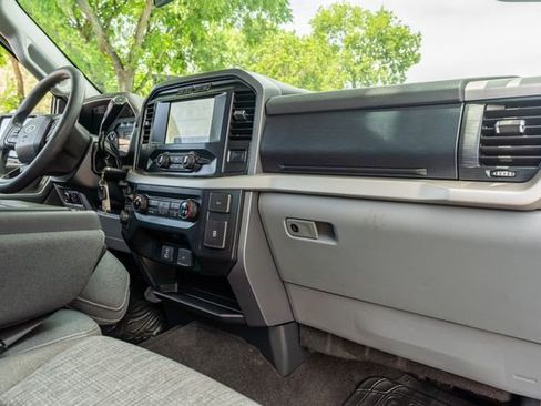 Used 2022 Ford F150 XLT w/ XTR Package image 45