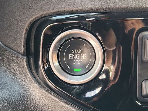 Used 2025 Chevrolet Silverado 1500 LT AWD/4WD image 20