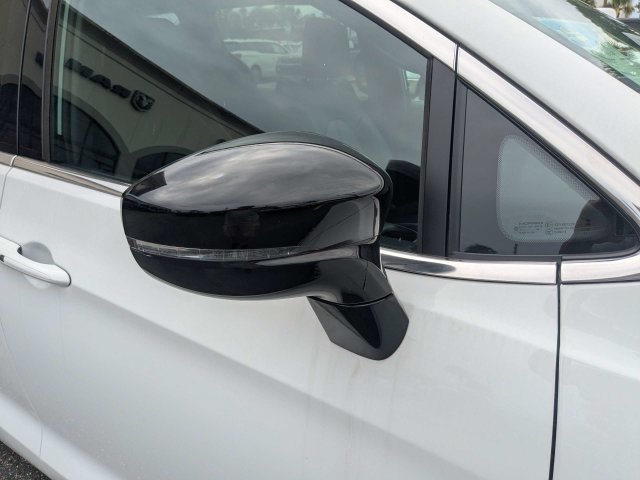 Used 2025 Chrysler Voyager LX FWD image 11