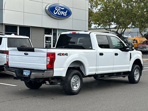 Used 2022 Ford F250 XL w/ Power Equipment Group image 6