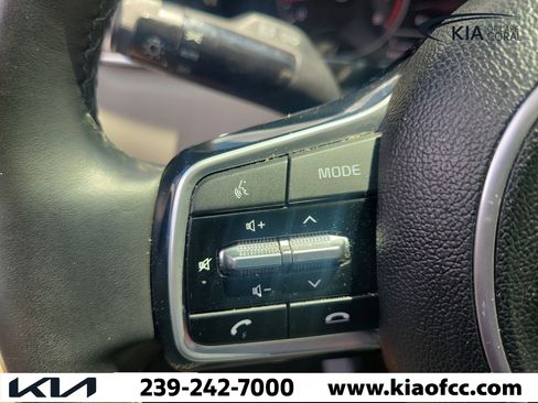 Certified 2023 Kia Sorento S w/ Panoramic Sunroof Package FWD image 32