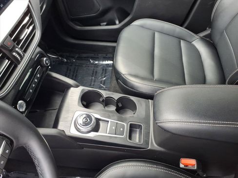 Used 2025 Ford Escape Platinum AWD/4WD image 14