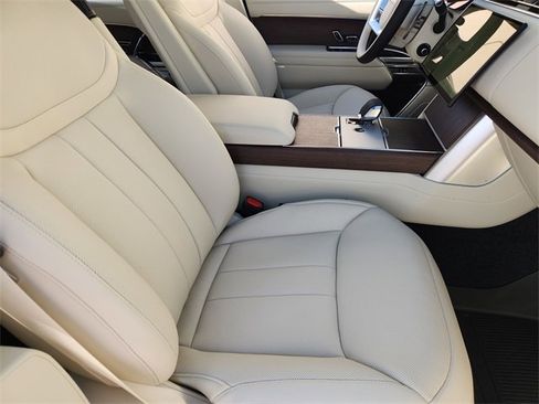 New 2026 Land Rover Range Rover SE image 10