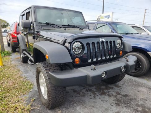 Used 2008 Jeep Wrangler Unlimited X image 2