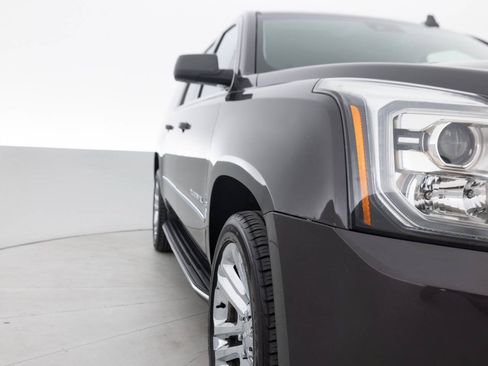 Used 2018 GMC Yukon XL SLT w/ Premium Edition AWD/4WD image 11