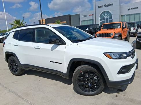 New 2026 Jeep Compass Latitude image 1