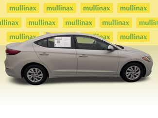 Used 2017 Hyundai Elantra SE FWD video 2