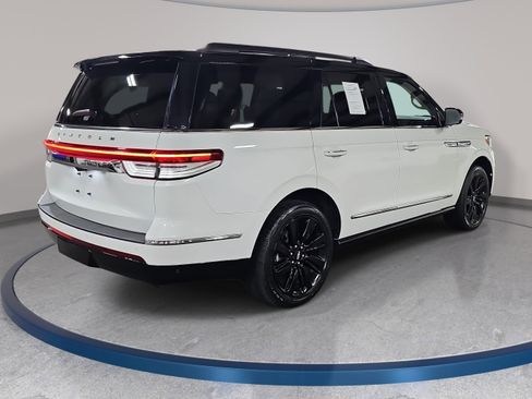 Used 2024 Lincoln Navigator Black Label AWD/4WD image 5