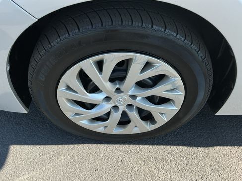 Used 2019 Toyota Corolla LE FWD image 9