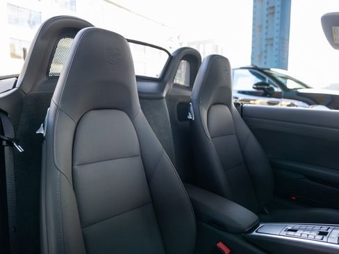 Used 2025 Porsche 718 Boxster image 30