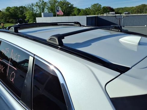 Used 2023 Honda CR-V EX-L image 11