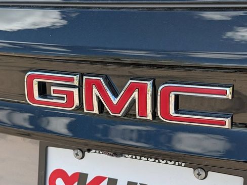 New 2026 GMC Acadia AT4 w/ Luxury Package AWD/4WD image 13