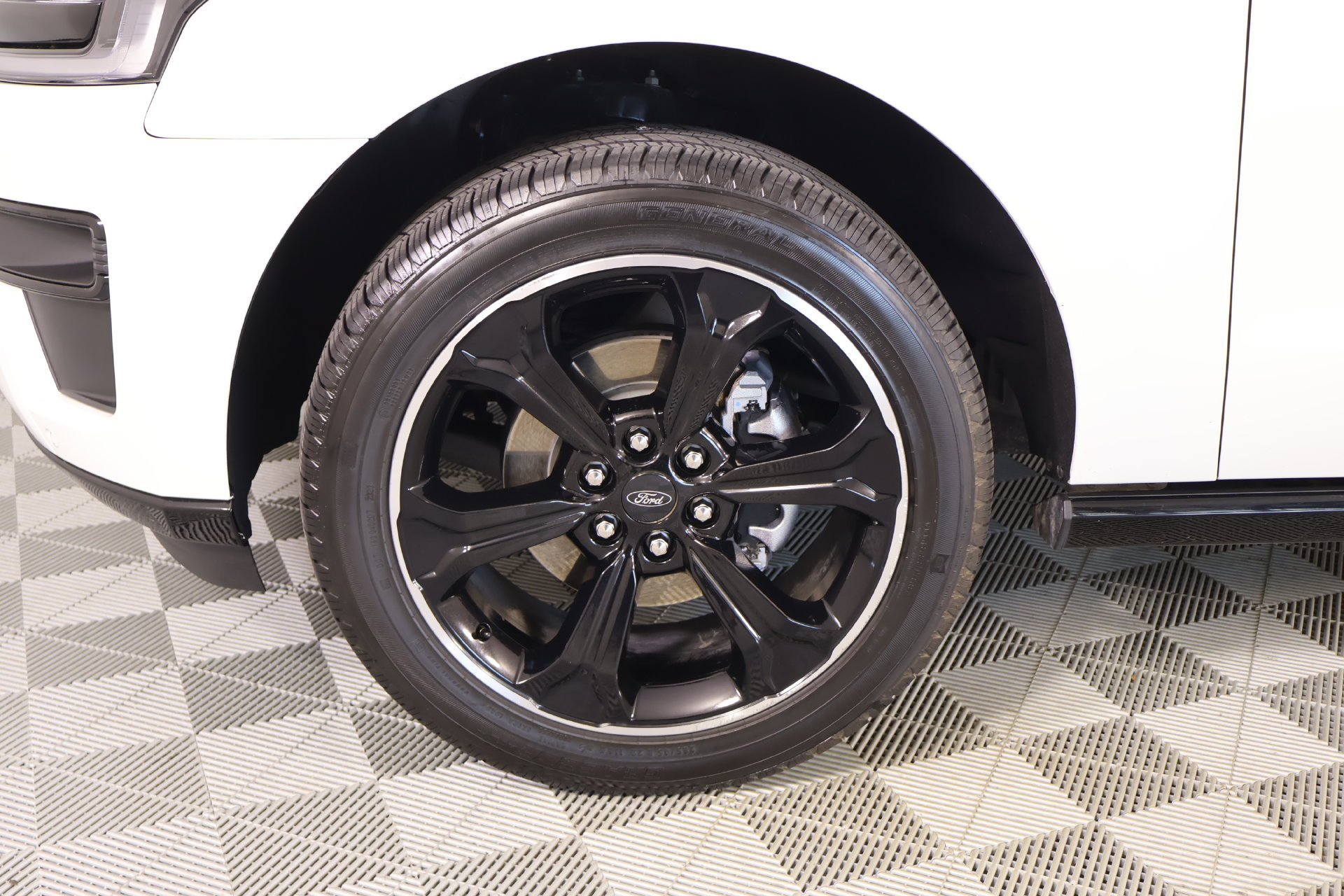 Used 2023 Ford Expedition Limited RWD image 20