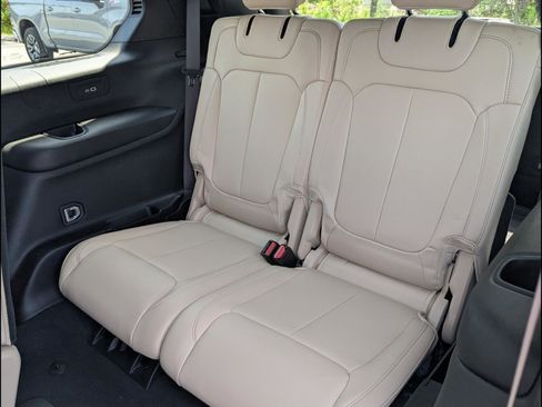 Used 2023 Jeep Grand Cherokee L Limited image 9