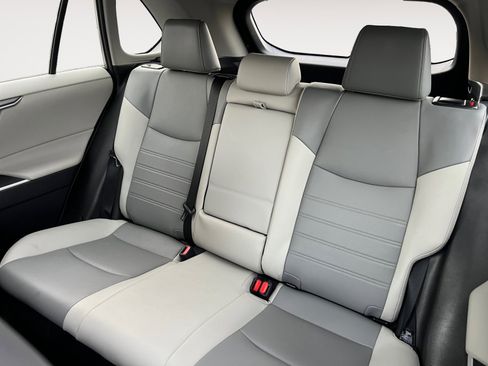 Used 2021 Toyota RAV4 XLE Premium image 13