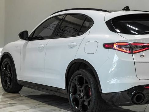 Used 2024 Alfa Romeo Stelvio Veloce AWD/4WD image 16