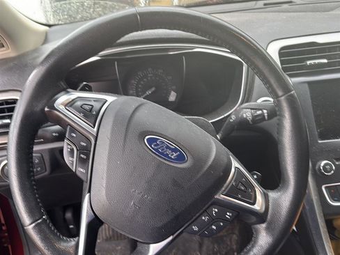 Used 2017 Ford Fusion SE w/ Equipment Group 202A image 2
