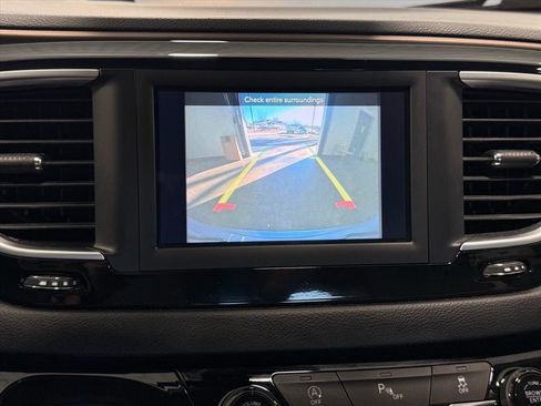 Used 2021 Chrysler Voyager Lxi image 25