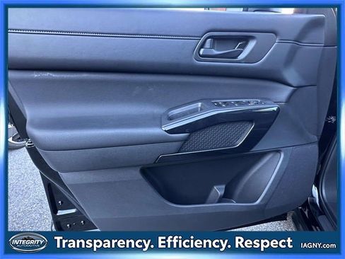 Certified 2024 Nissan Pathfinder SV image 19