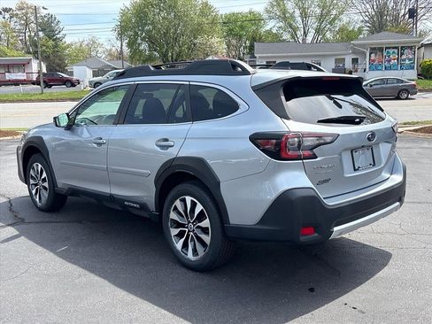 Used 2023 Subaru Outback Limited AWD/4WD image 4