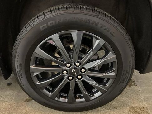 Used 2023 Chevrolet Traverse RS image 9