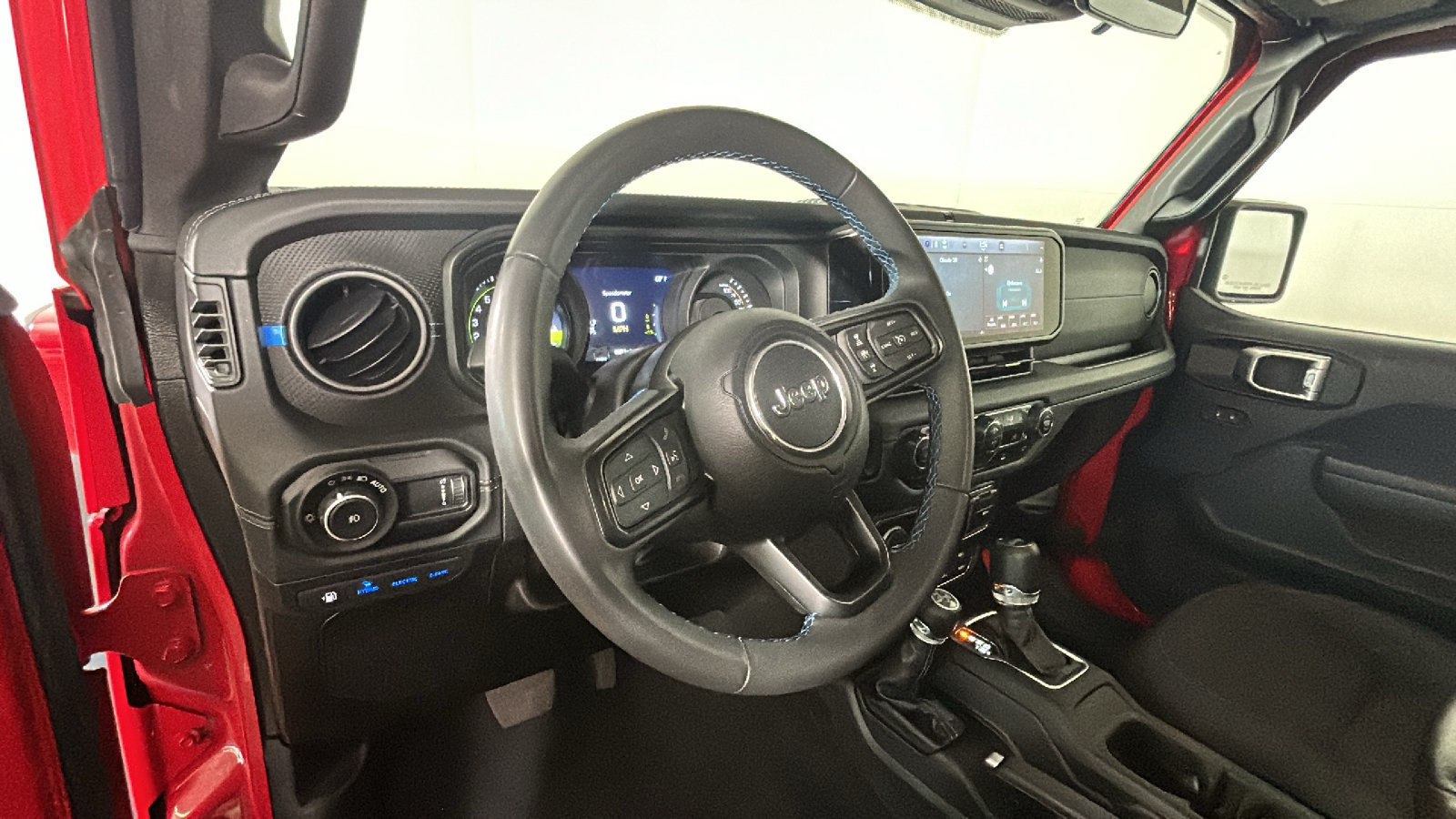 Used 2024 Jeep Wrangler Unlimited Rubicon 4xe AWD/4WD image 16