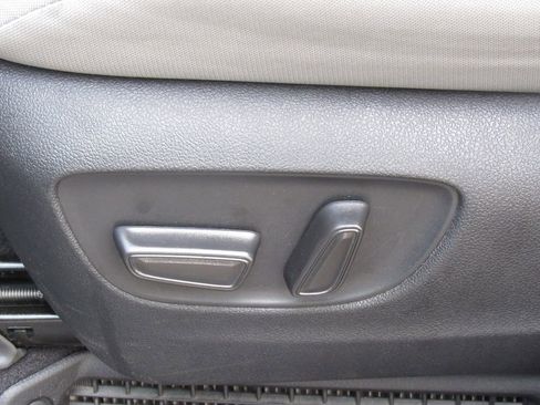 Used 2023 Toyota Sienna LE image 13