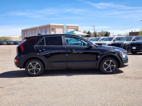 New 2026 Kia Niro LX FWD image 4