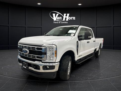Used 2024 Ford F250 XLT AWD/4WD image 7
