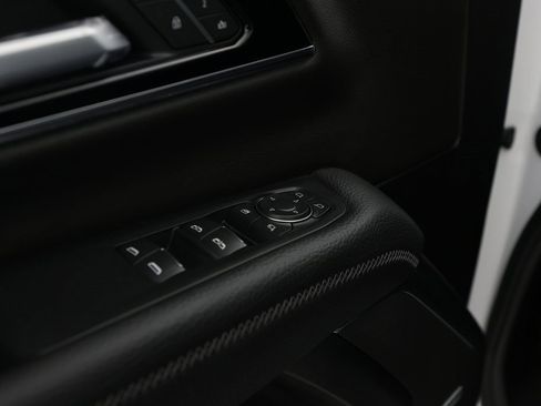 Used 2026 GMC Yukon Denali w/ Sun & Power Step Package image 18