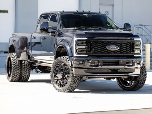 Used 2025 Ford F450 Platinum AWD/4WD image 4