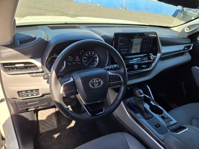 Used 2021 Toyota Highlander Platinum AWD/4WD image 6