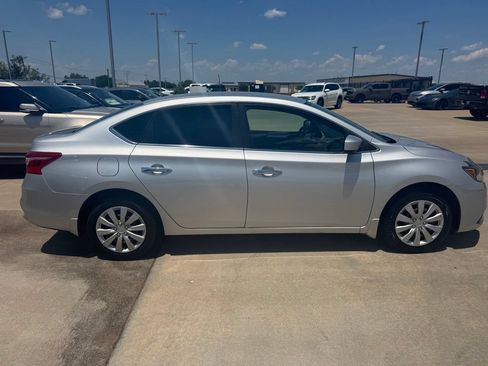 Used 2018 Nissan Sentra S FWD image 6