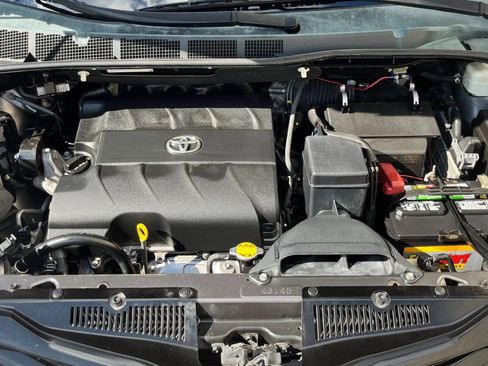 Used 2011 Toyota Sienna LE FWD image 42