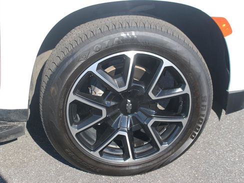 Used 2021 Chevrolet Suburban RST w/ Luxury Package image 36