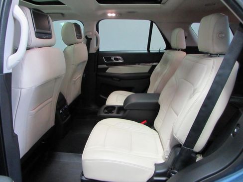 Used 2018 Ford Explorer Platinum AWD/4WD image 15