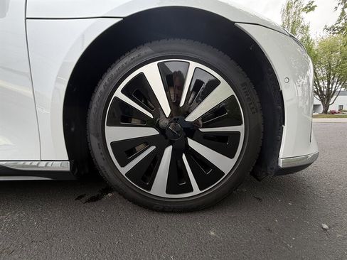 Used 2025 Lucid Air Touring AWD/4WD image 11