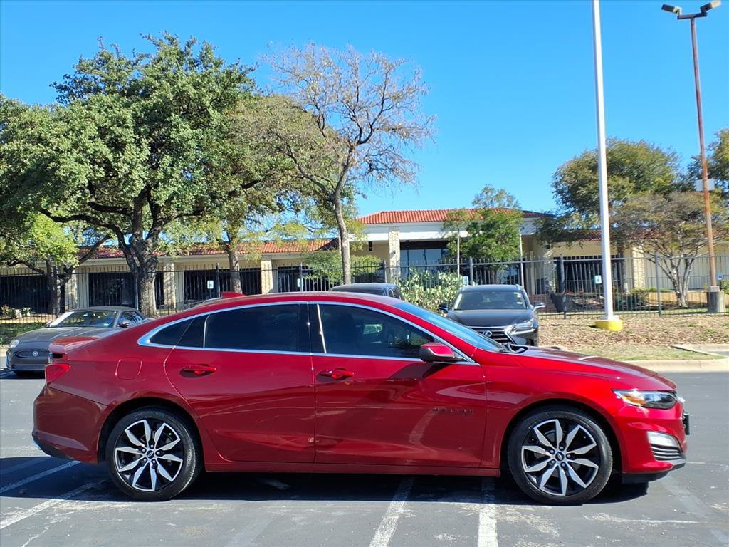 Used 2025 Chevrolet Malibu RS FWD image 3