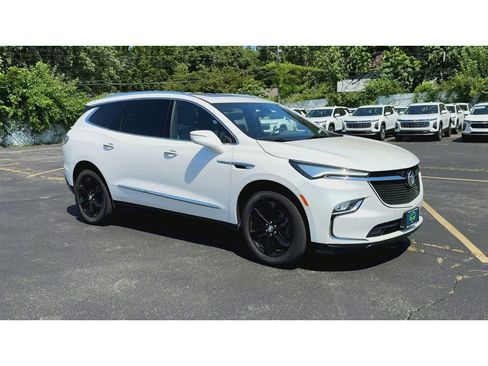 Used 2023 Buick Enclave Essence w/ Experience Buick Package image 2