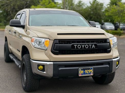 Used 2017 Toyota Tundra SR5 AWD/4WD image 7